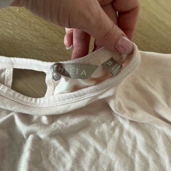 Athleta Cloudlight Open Back Tee XS Blush Pink High Low Shirt Top 297593 - Picture 7 of 8